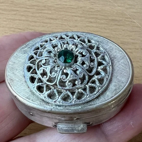 ANTIQUE STERLING SILVER GREEN PASTE RHINESTONE ORNATE TRINKET JEWELRY BOX LISBON